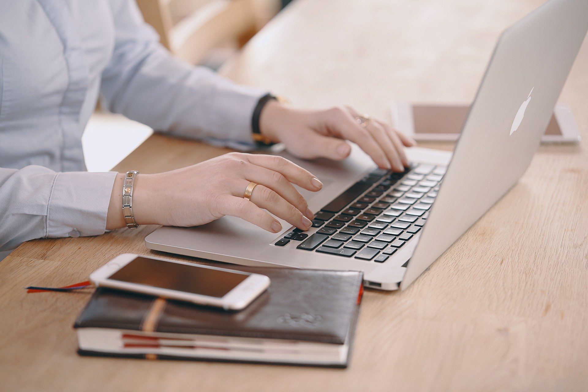 woman-laptop